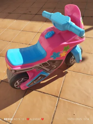 Moto infantil rosa y azul
