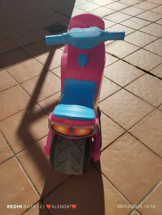 Moto infantil rosa y azul