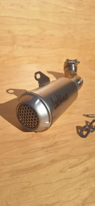 Escape LeoVince Kawasaki Z900 full o A2 2017-2025