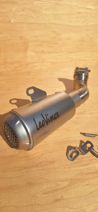 Escape LeoVince Kawasaki Z900 full o A2 2017-2025