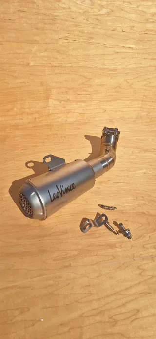 Escape LeoVince Kawasaki Z900 full o A2 2017-2025