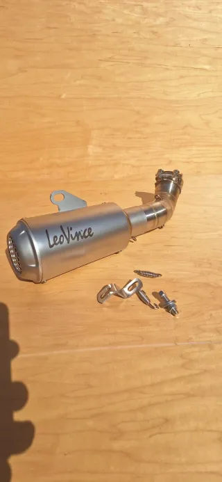 Escape LeoVince Kawasaki Z900 full o A2 2017-2025