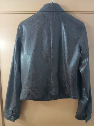 Chaqueta Bershka (Talla L)