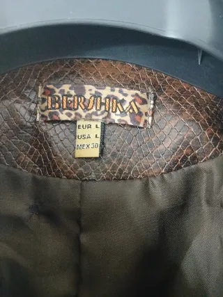 Chaqueta Bershka (Talla L)