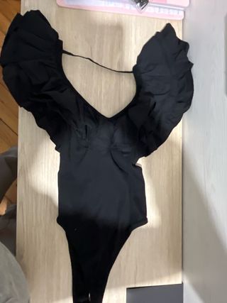 Top Zara volantes negro