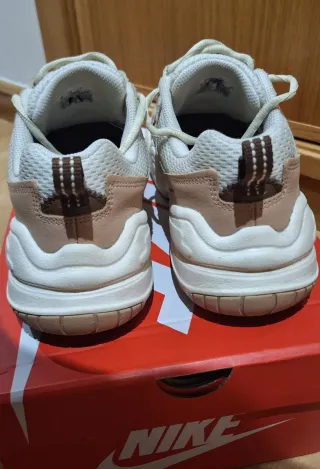 Nike Tech Hera Beige/Marron