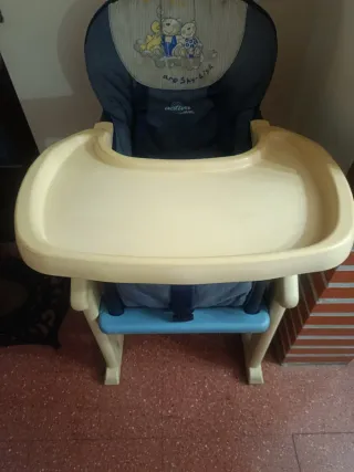 Trona convertible bebé en mesa