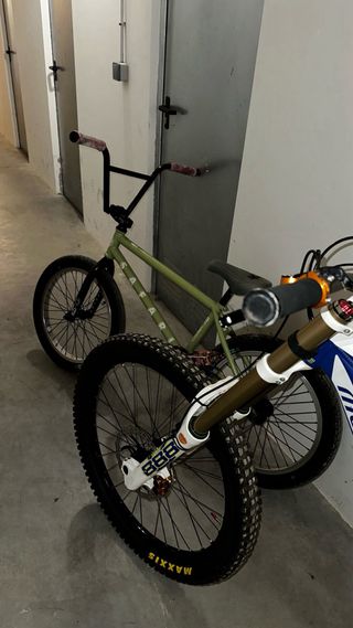 Mondraker Summun y BMX BSD Safari (Cromoly)