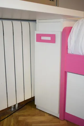 Escritorio y cama habitación infantil