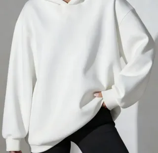 Sudadera Blanca con Mariposas Azules