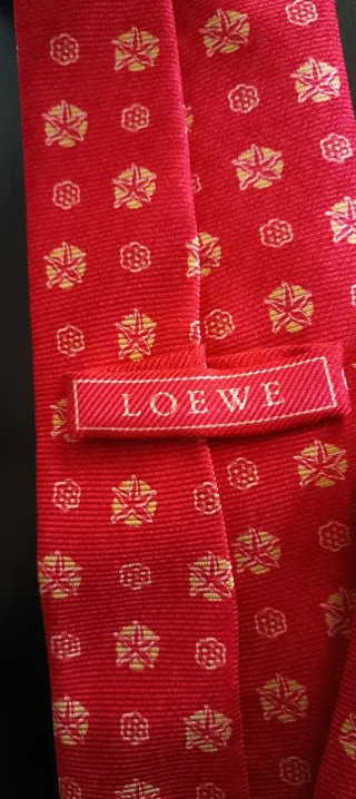 Corbata Loewe + 3 corbatas de regalo