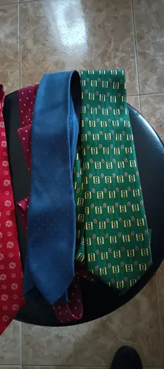 Corbata Loewe + 3 corbatas de regalo