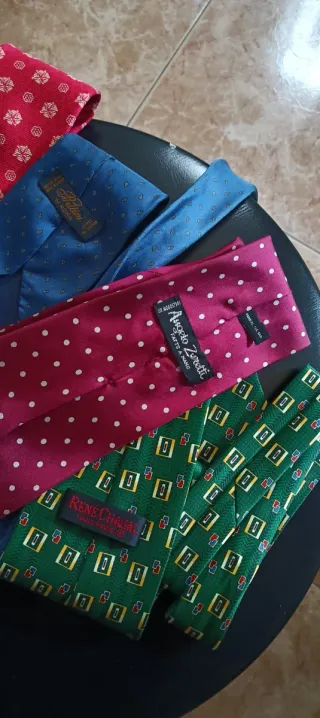 Corbata Loewe + 3 corbatas de regalo