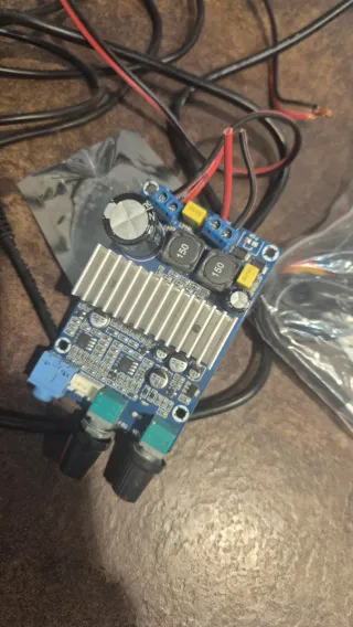 Arduino y Componentes Electrónicos