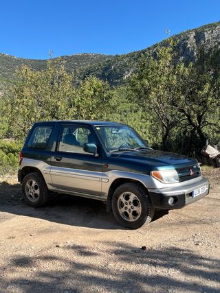 Mitsubishi Montero io 2004