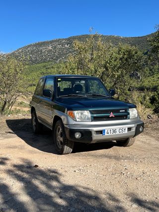 Mitsubishi Montero io 2004
