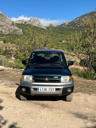 Mitsubishi Montero io 2004