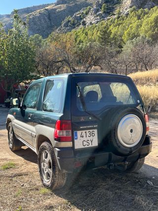 Mitsubishi Montero io 2004