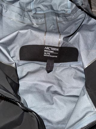 Chubasquero Arc'teryx Alpha SV Negro ORIGINAL