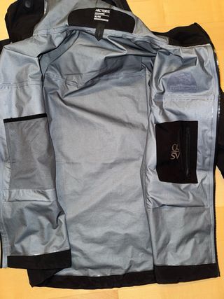 Chubasquero Arc'teryx Alpha SV Negro ORIGINAL
