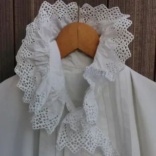 Camisón antiguo victoriano con encajes