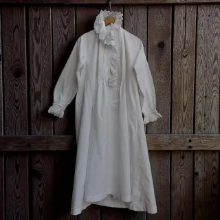 Camisón antiguo victoriano con encajes