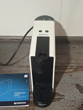 Cafetera Nespresso Krups Essenza Mini de capsulas