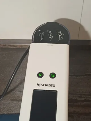 Cafetera Nespresso Krups Essenza Mini de capsulas