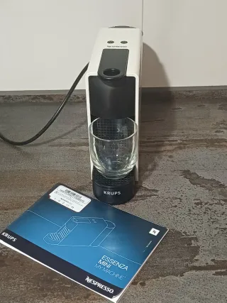Cafetera Nespresso Krups Essenza Mini de capsulas