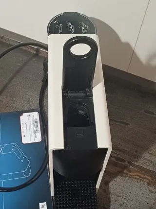 Cafetera Nespresso Krups Essenza Mini de capsulas