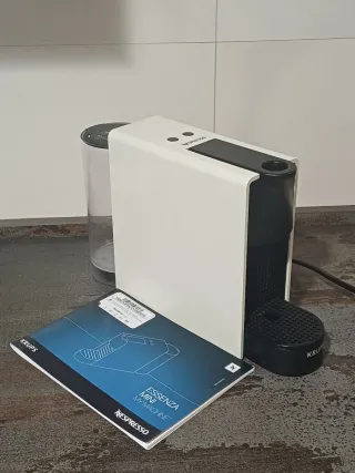 Cafetera Nespresso Krups Essenza Mini de capsulas