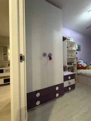 Habitación completa: armario, cama y cajonera