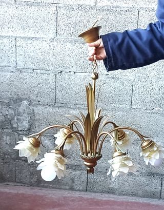 Lámpara de techo 5 tulipas dorada