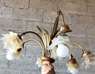 Lámpara de techo 5 tulipas dorada