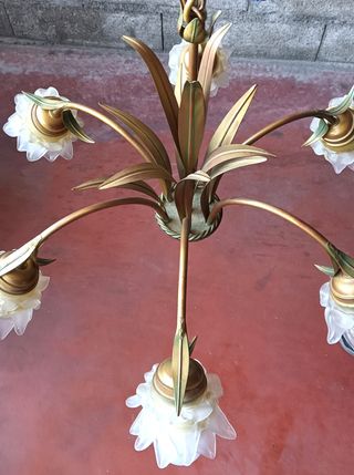 Lámpara de techo 5 tulipas dorada