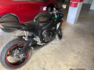 Suzuki GSX-R Negra