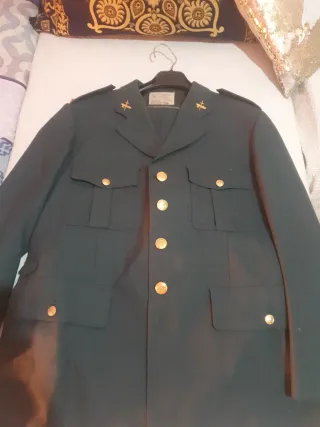 Traje militar 3 estrellas talla 56