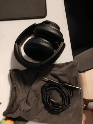 Auriculares Soundcore Q20i Negros