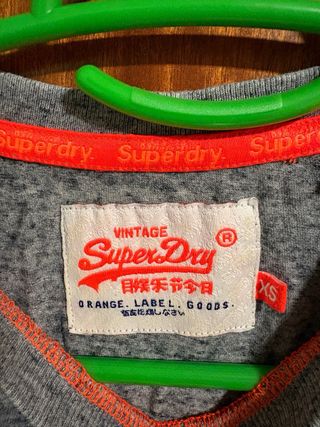 Camiseta Superdry Gris