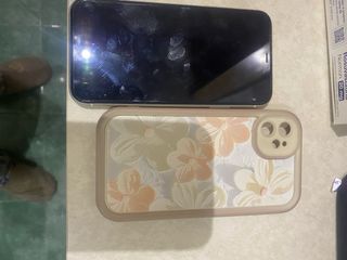 iPhone 11 Blanco.sin rayas sin golpes .preguntar