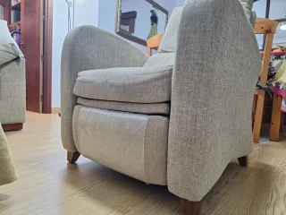 Sillón reclinable con reposapiés