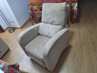 Sillón reclinable con reposapiés