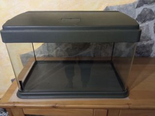 Acuario con filtro gris