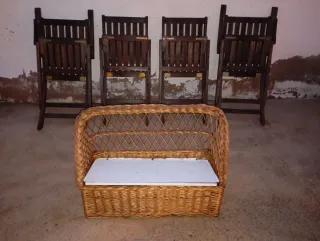 Tavolo in legno 2m x 80cm di larghezza, 6 sedie, ecc.