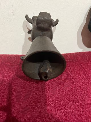 Campana da muro in metallo marrone