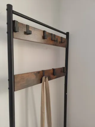 Perchero de entrada con banco y zapatero