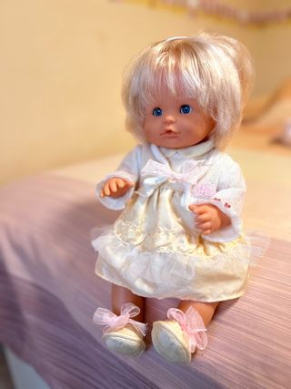 Muñeca Nenuco rubia ojos azules