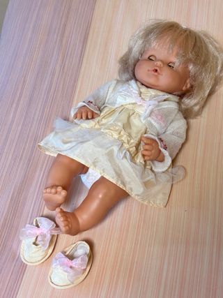 Muñeca Nenuco rubia ojos azules