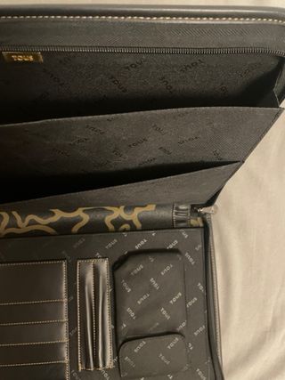 Maletín portapapeles Tous.