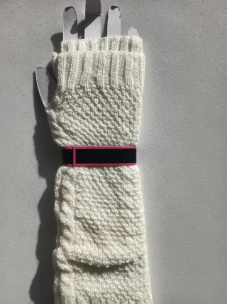 Mitones de punto trenzado